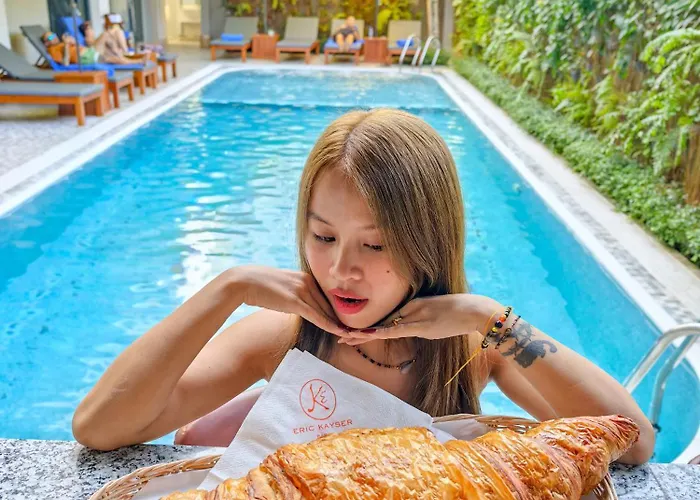 Angkor Mansion & 4*